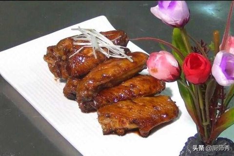 可乐鸡翅的正确做法，鸡肉嫩滑、咸甜适中，年夜饭不能错过